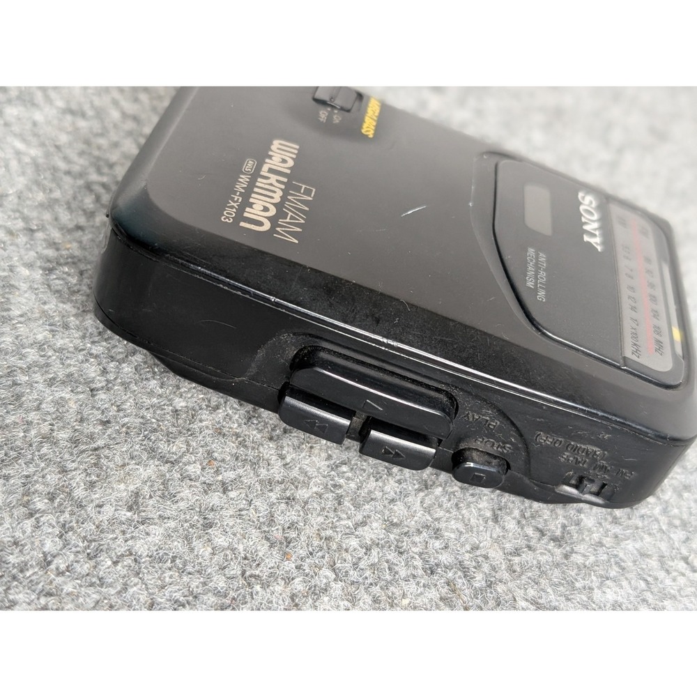 Sony Walkman FM/AM WM-FX103 Radio Cassette Player Mega Base Anti-Rolling Black - Picture 5 of 12